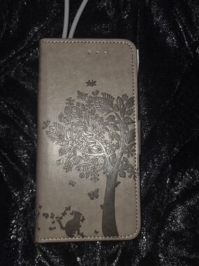 Blackberry KEY2  Floral Tree Wallet Phone Case - With Screen Protector